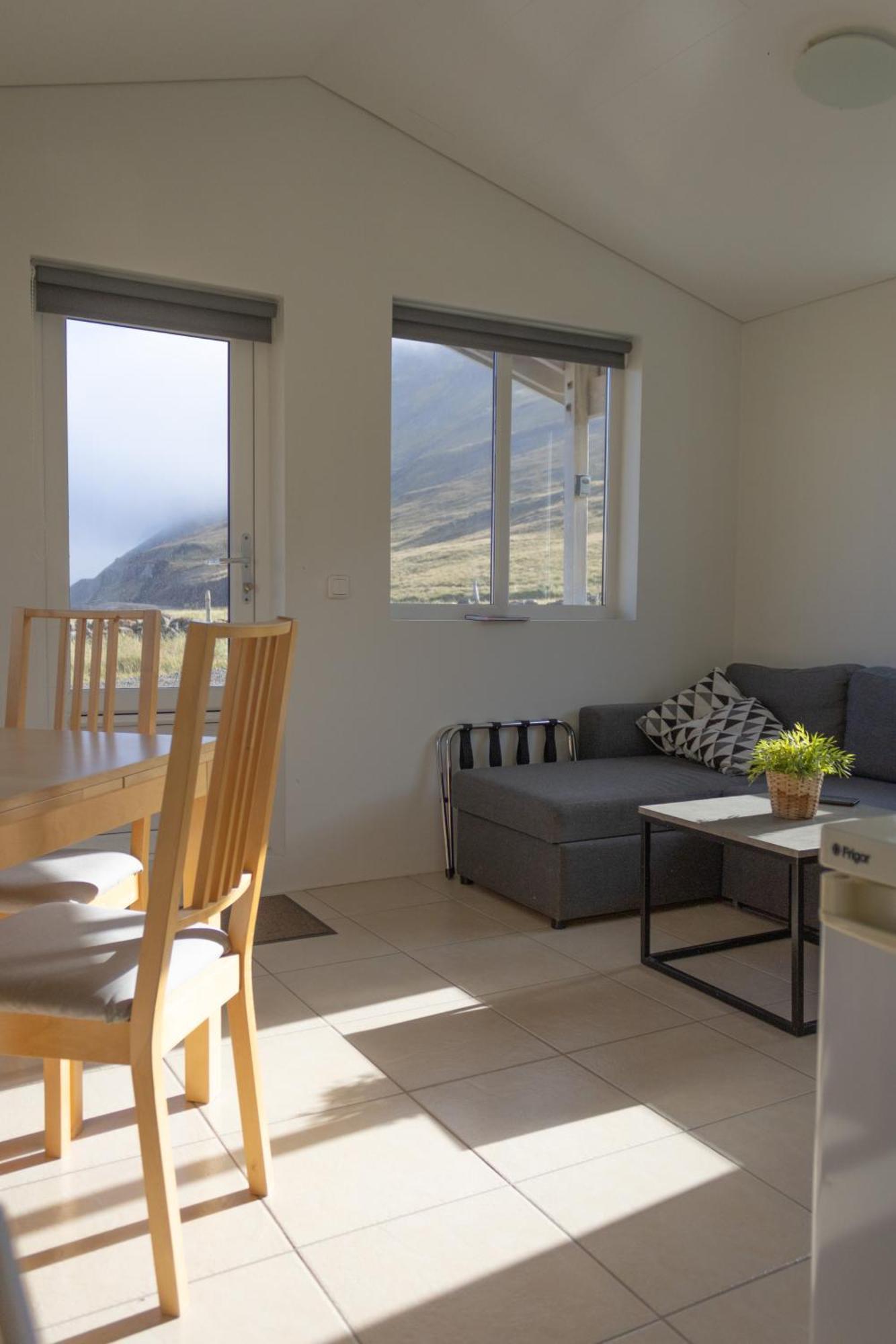 Urdartindur Guesthouse And Cottages Northurfjorthur Экстерьер фото