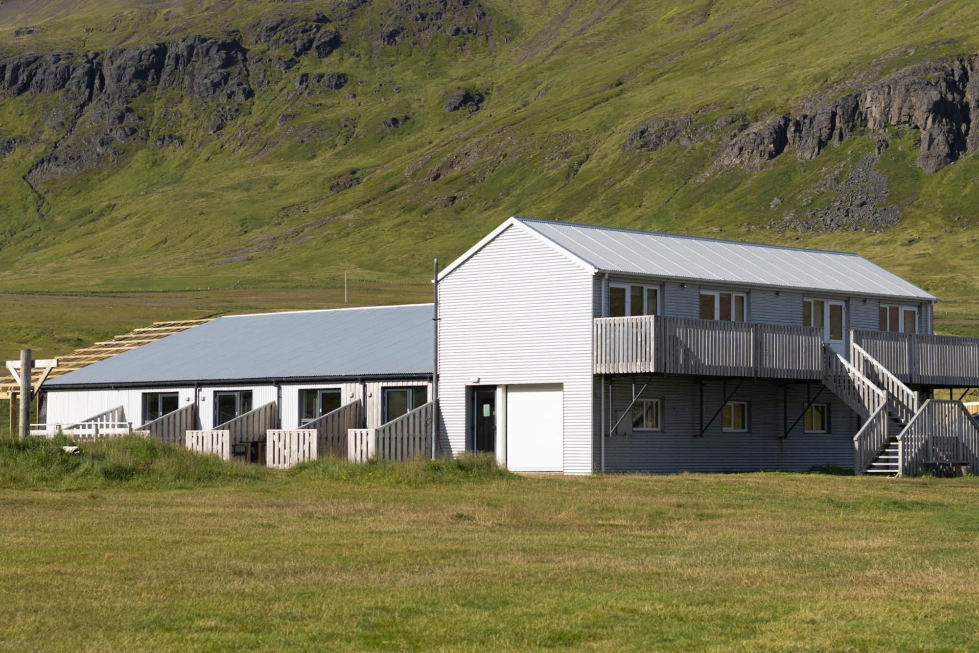Urdartindur Guesthouse And Cottages Northurfjorthur Экстерьер фото