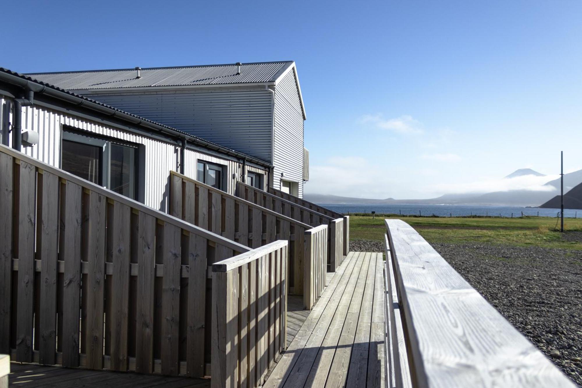 Urdartindur Guesthouse And Cottages Northurfjorthur Экстерьер фото