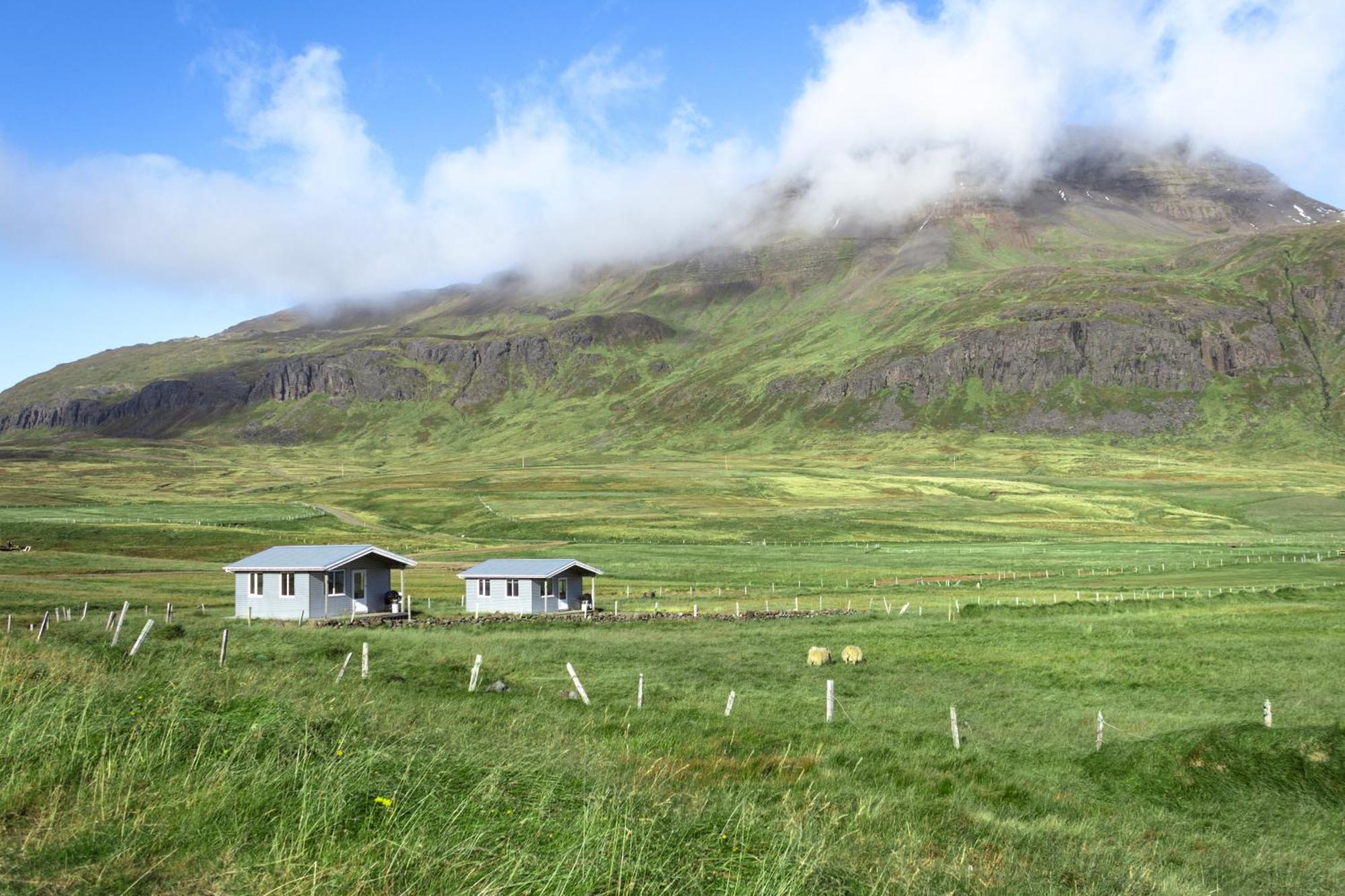 Urdartindur Guesthouse And Cottages Northurfjorthur Экстерьер фото