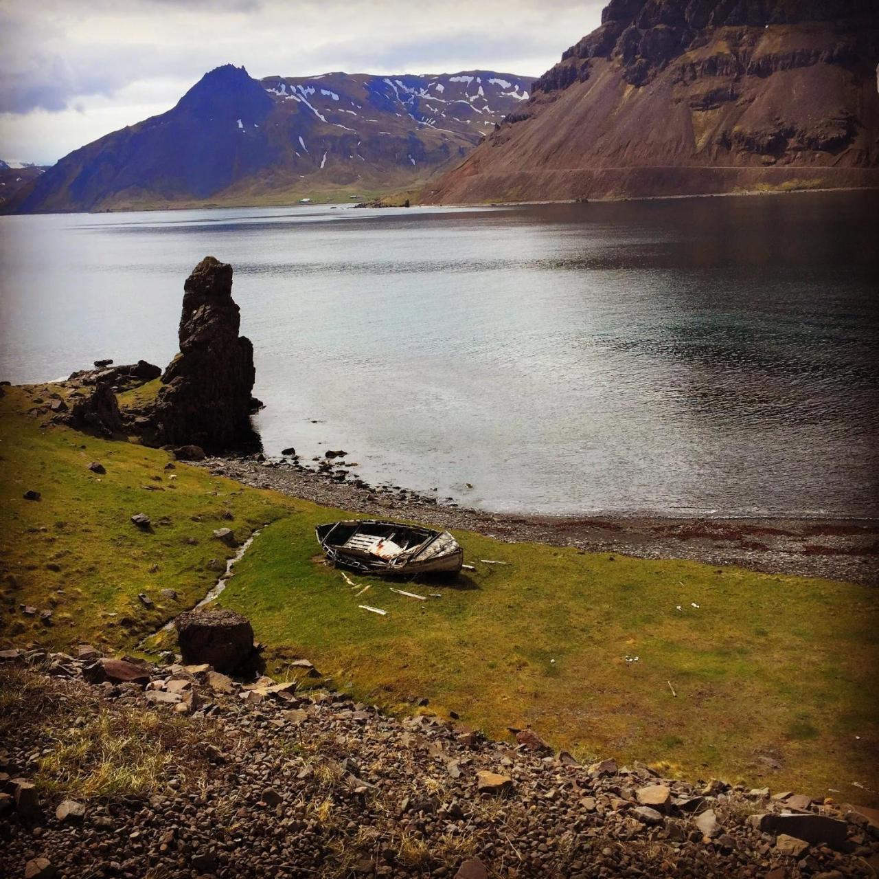 Urdartindur Guesthouse And Cottages Northurfjorthur Экстерьер фото